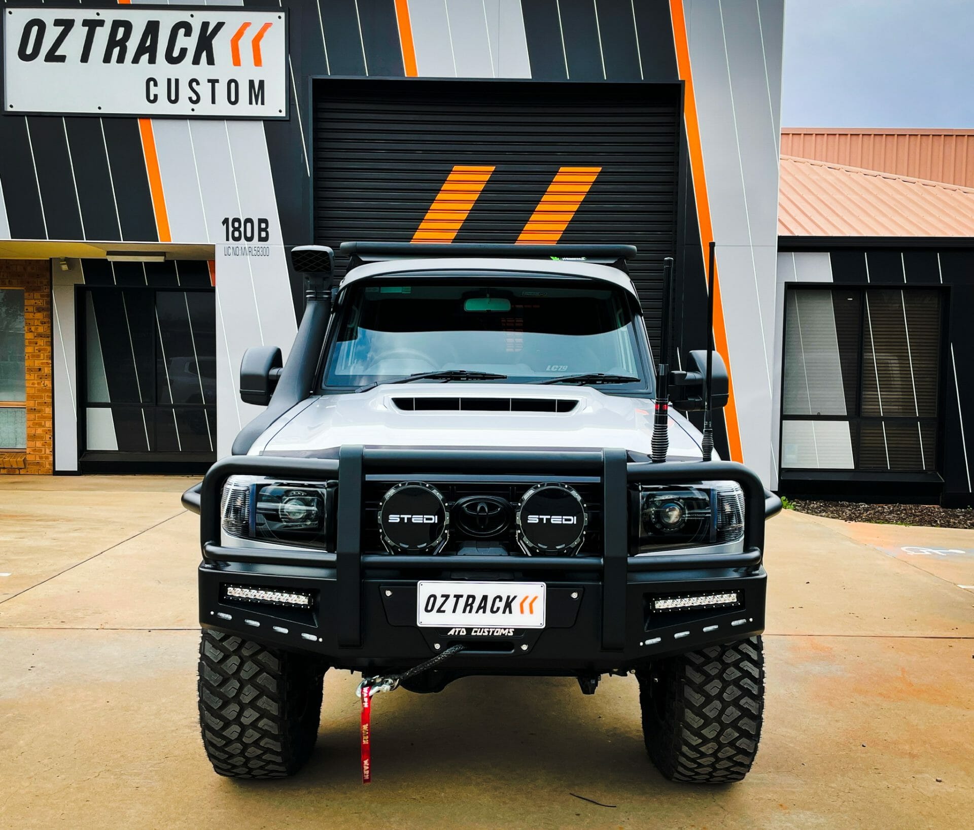 Distinct Matte 79 build by OzTrack Custom